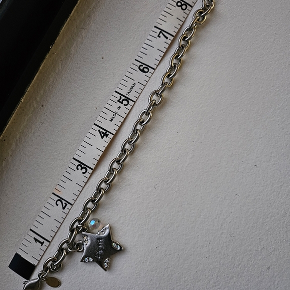 EXPECT MIRACLES Star Charm Bracelet - Picture 7 of 8